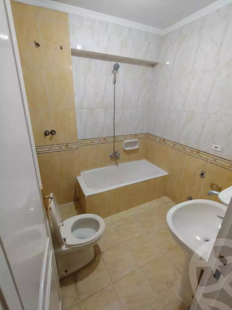 https://aqarmap.com.eg/en/listing/6032710-for-sale-cairo-el-zaytun-hlmy-lzytwn-shr-ly-bsh