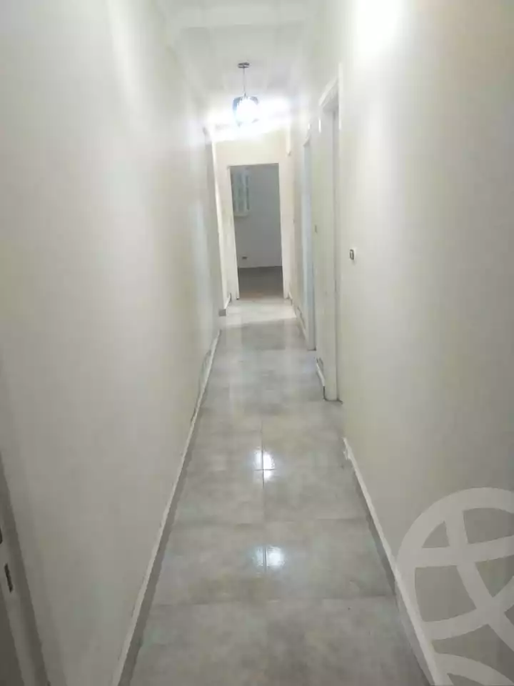https://aqarmap.com.eg/en/listing/6047094-for-rent-alexandria-ganaklis-shr-mrtdy-bsh