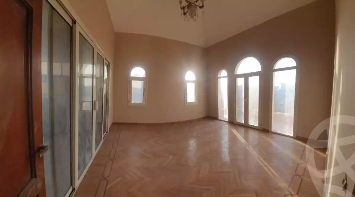 https://aqarmap.com.eg/en/listing/6048929-for-sale-cairo-el-sheikh-zayed-city-compounds-royal-city