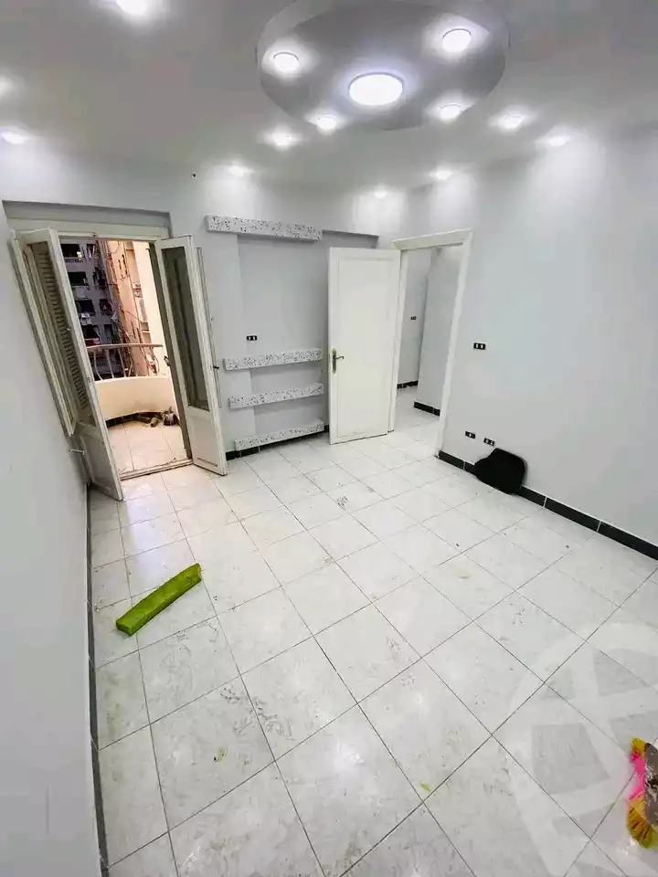https://aqarmap.com.eg/ar/listing/6055176-for-sale-alexandria-l-jmy-lbytsh-al-nouqrashi-st