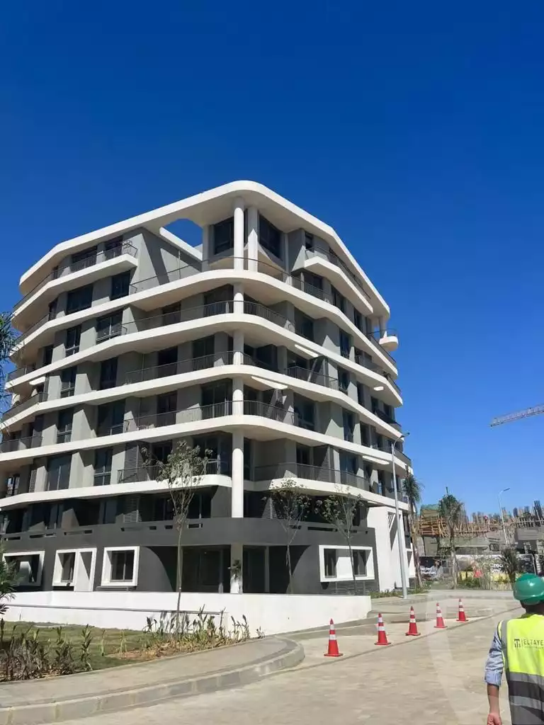 https://aqarmap.com.eg/en/listing/6056093-for-sale-cairo-new-administrative-capital-r7-rmwny-wwk-dh-lnd-llttwyr-l-qry