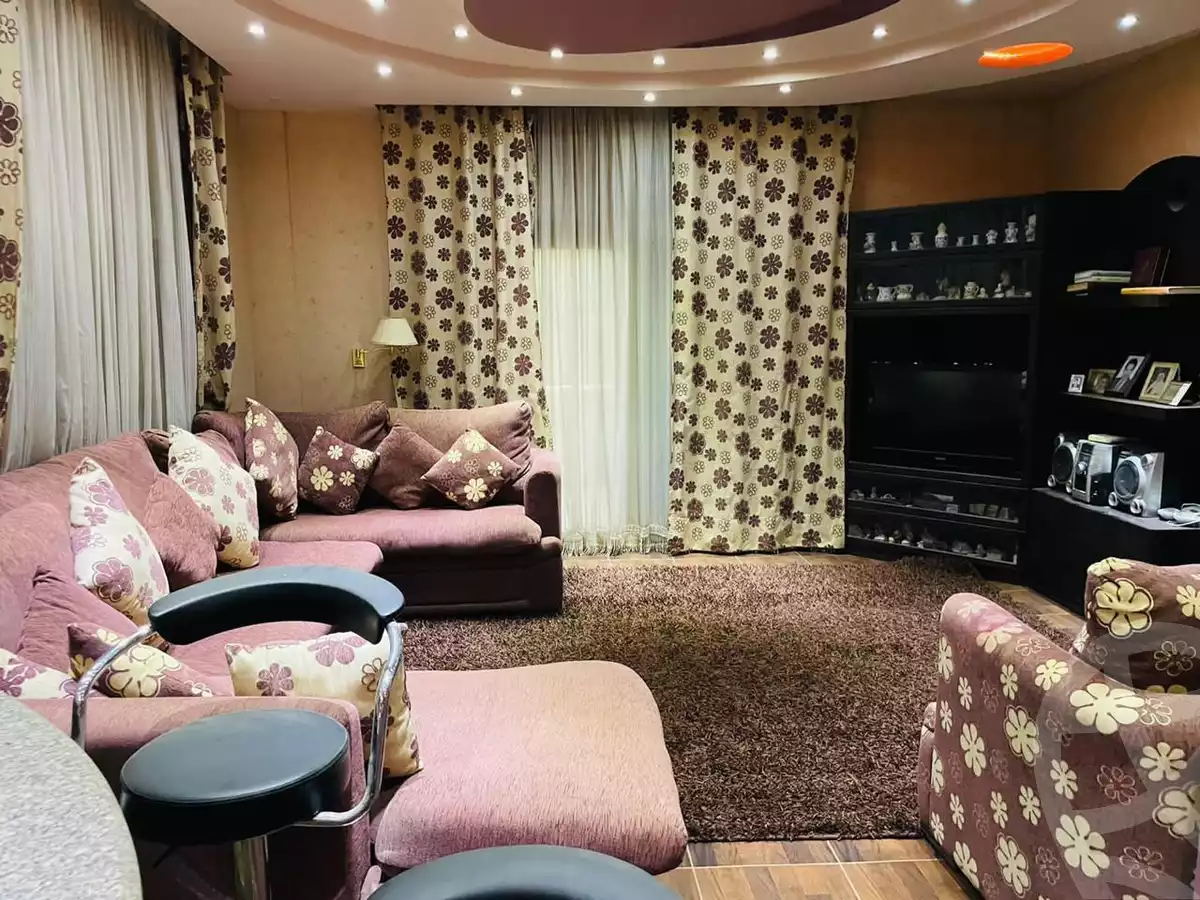 https://aqarmap.com.eg/en/listing/6062039-for-sale-cairo-el-sheikh-zayed-city-compounds