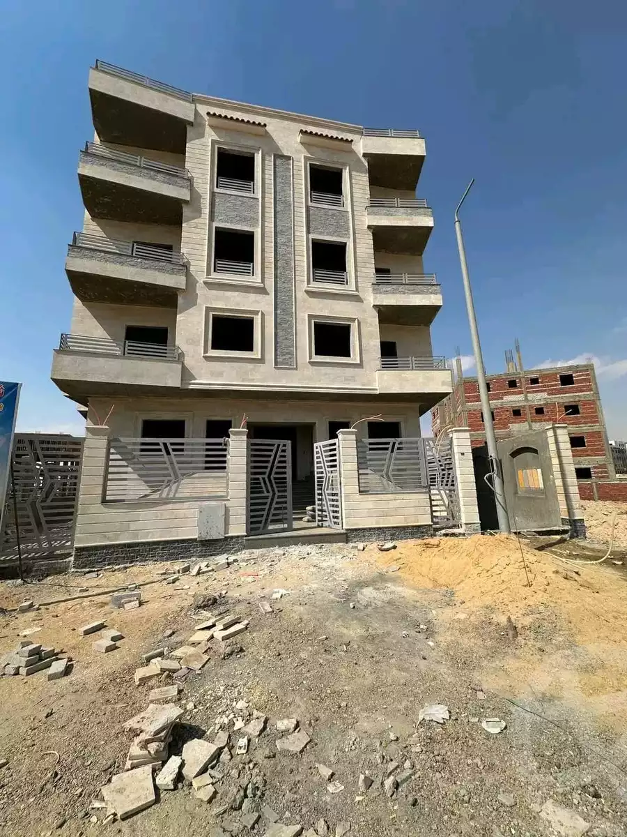 https://aqarmap.com.eg/en/listing/6063175-for-sale-cairo-new-cairo-bait-el-watan-south-suez-road-el-hay-el-takmely