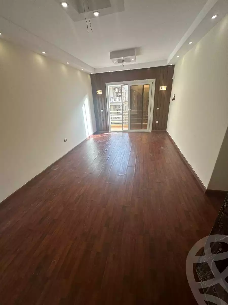 https://aqarmap.com.eg/en/listing/6066925-for-sale-cairo-mokattam-el-hadabah-el-wosta-compounds-may-fair