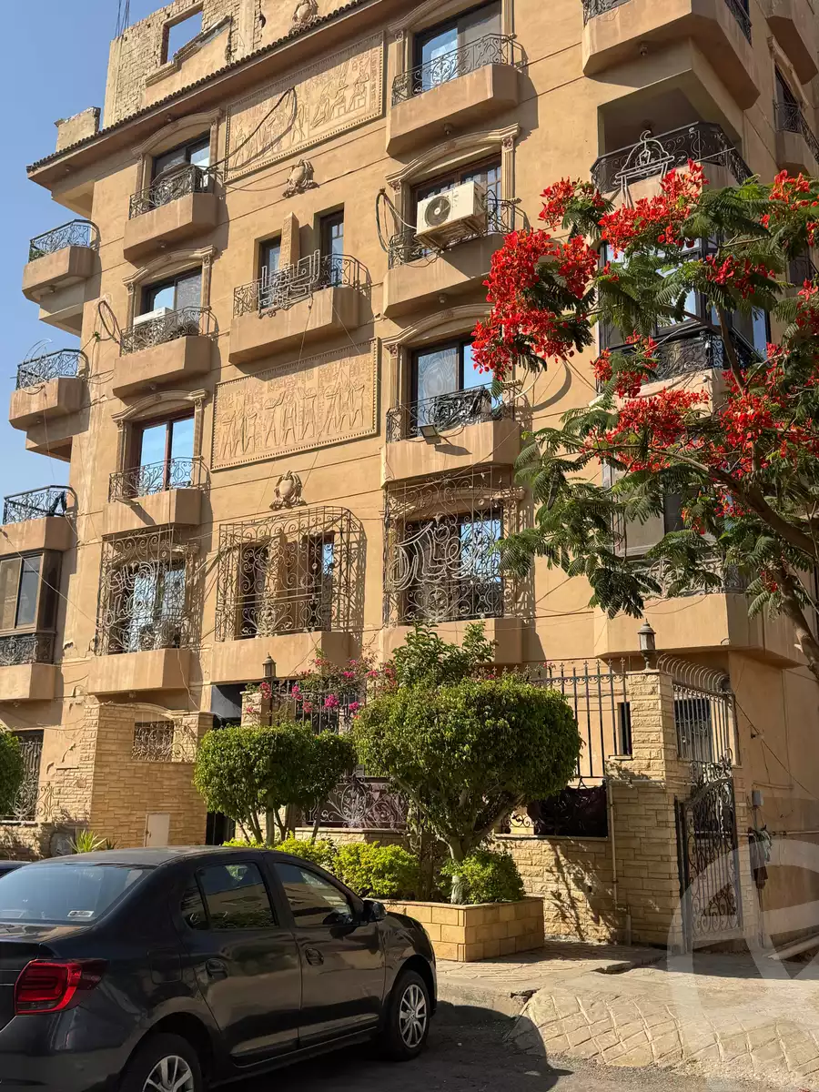 https://aqarmap.com.eg/en/listing/6069231-for-sale-cairo-mokattam-lhdb-l-ly-shareaa-9