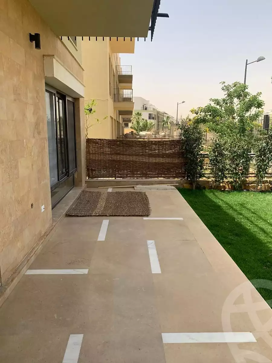 https://aqarmap.com.eg/ar/listing/6069400-for-rent-cairo-el-sheikh-zayed-city-compounds-kmbwnd-wyst-twn-swdyk