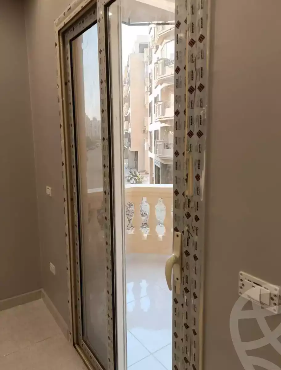 https://aqarmap.com.eg/en/listing/6071247-for-rent-cairo-mokattam-compounds-kmbwnd-rwyl-jrdnz