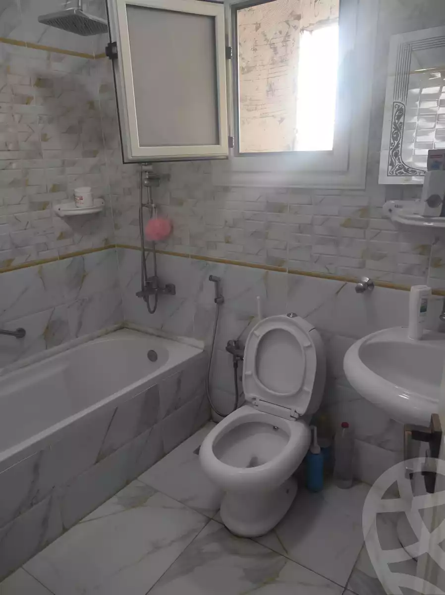 https://aqarmap.com.eg/ar/listing/6071854-for-sale-alexandria-l-jmy-lbytsh-kafr-el-agamy-st