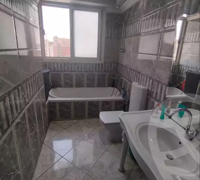 https://aqarmap.com.eg/en/listing/6073383-for-sale-cairo-shoubra-corniche-el-nile-st
