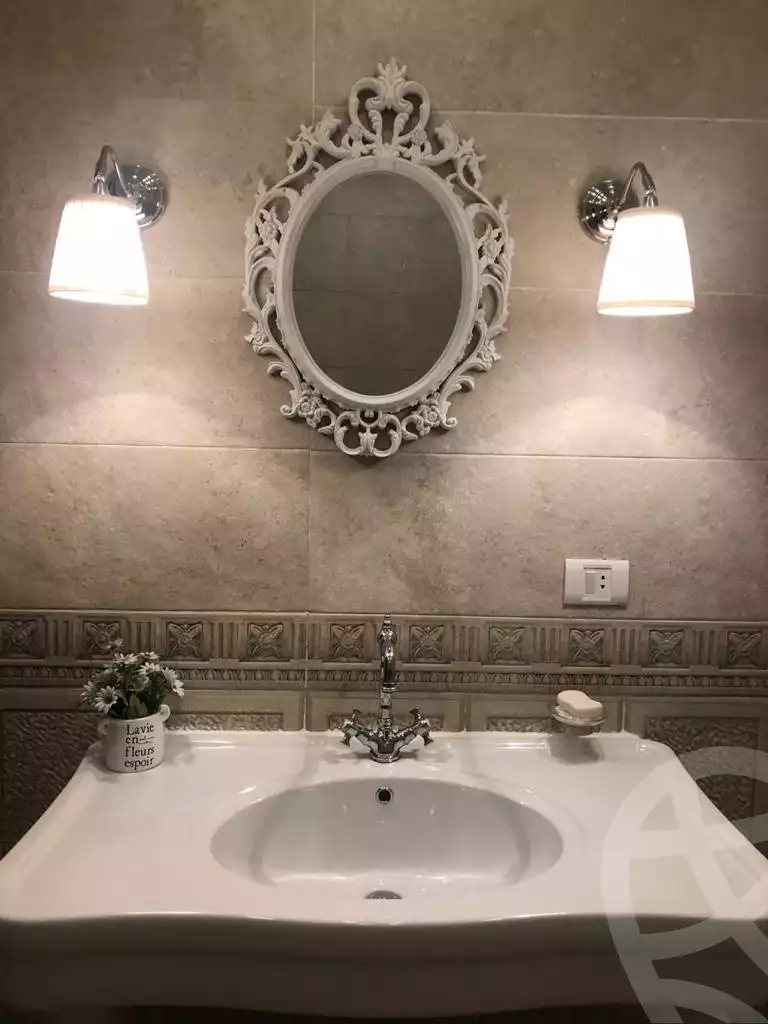 https://aqarmap.com.eg/en/listing/6080616-for-sale-cairo-el-sheikh-zayed-city-compounds-zayed-regency