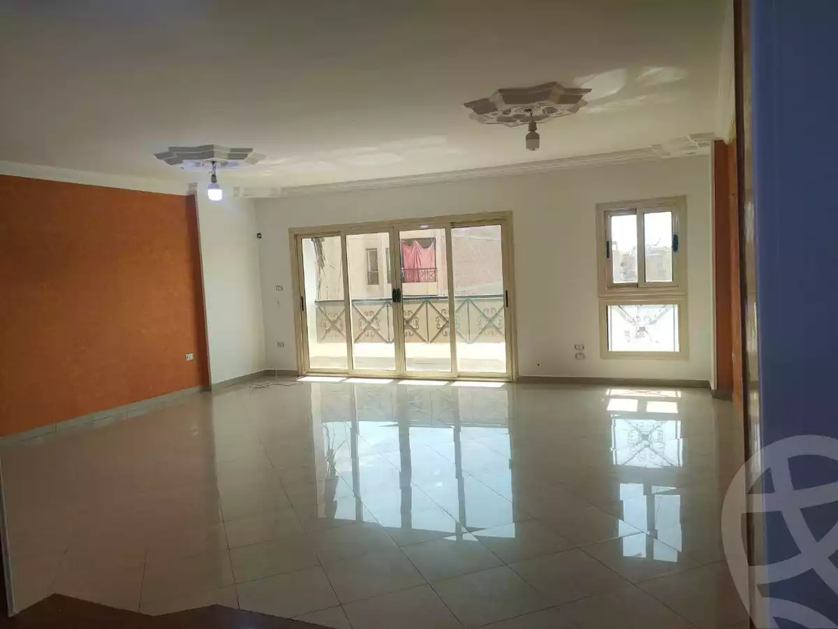 https://aqarmap.com.eg/ar/listing/6082039-for-sale-cairo-helwan-helwan-el-sharkeya-mostafa-safwat-st