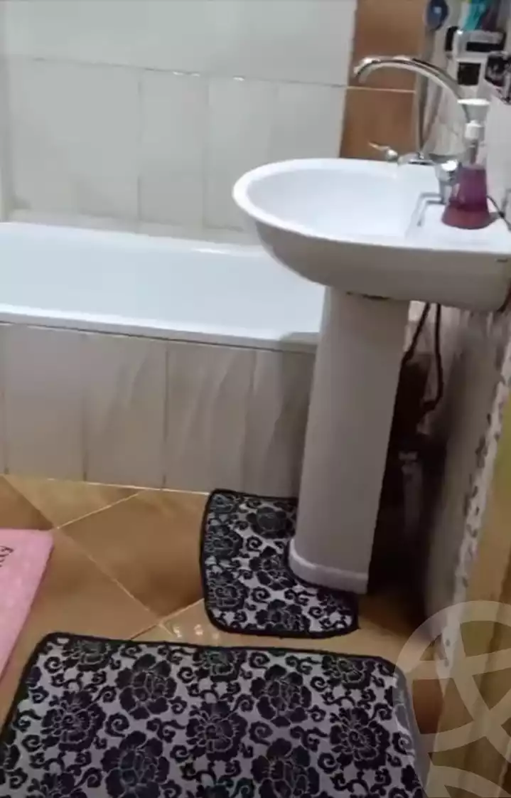 https://aqarmap.com.eg/ar/listing/6082097-for-sale-cairo-nozha-2-el-khamseen-st