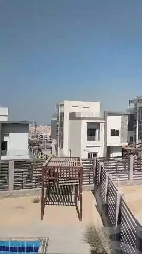 https://aqarmap.com.eg/ar/listing/6083947-for-sale-cairo-el-sheikh-zayed-city-compounds-el-khamayel
