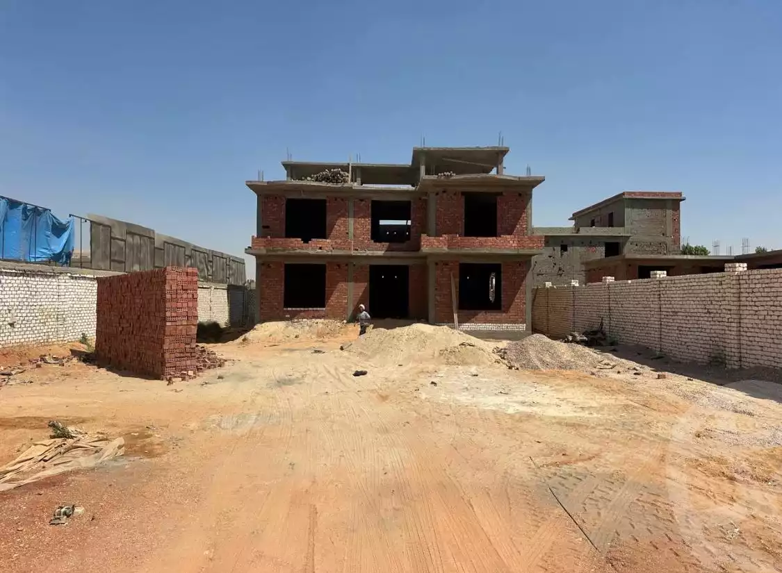 https://aqarmap.com.eg/ar/listing/6086230-for-sale-cairo-el-sheikh-zayed-city-lshykh-zyd-ljdyd-el-reef-el-oroby