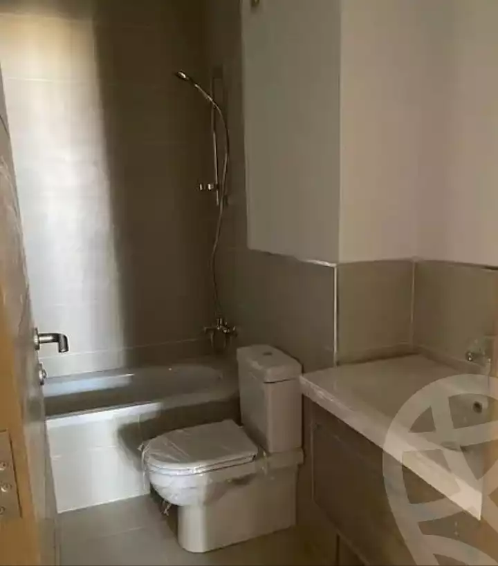 https://aqarmap.com.eg/ar/listing/6087791-for-sale-cairo-mokattam-compounds-uptown-cairo