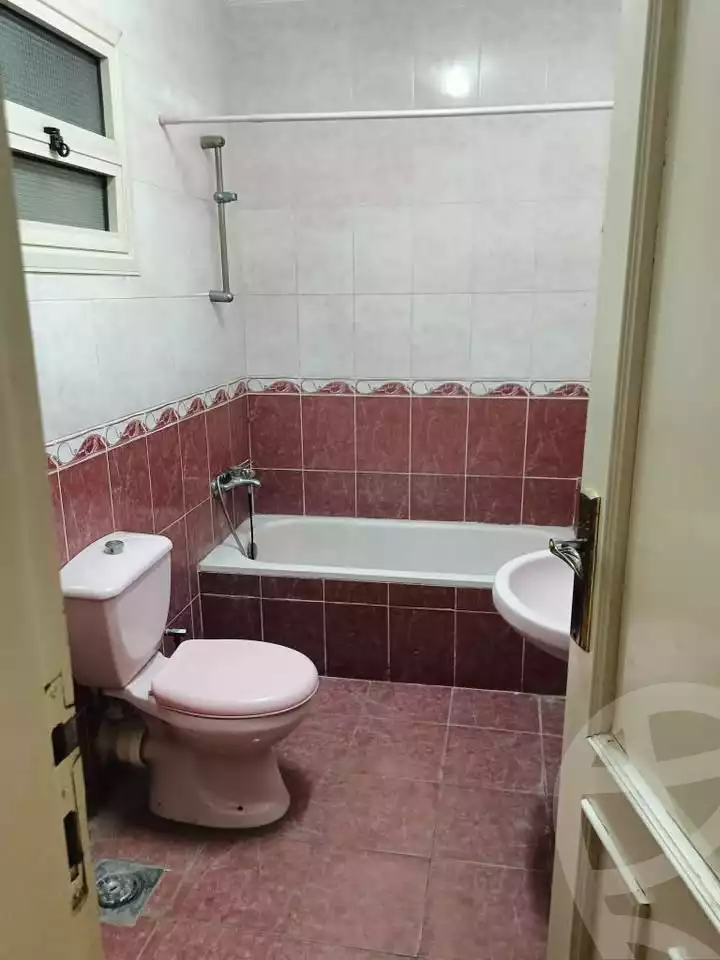 https://aqarmap.com.eg/en/listing/6091109-for-rent-cairo-mokattam-lhdb-l-ly-s-zone