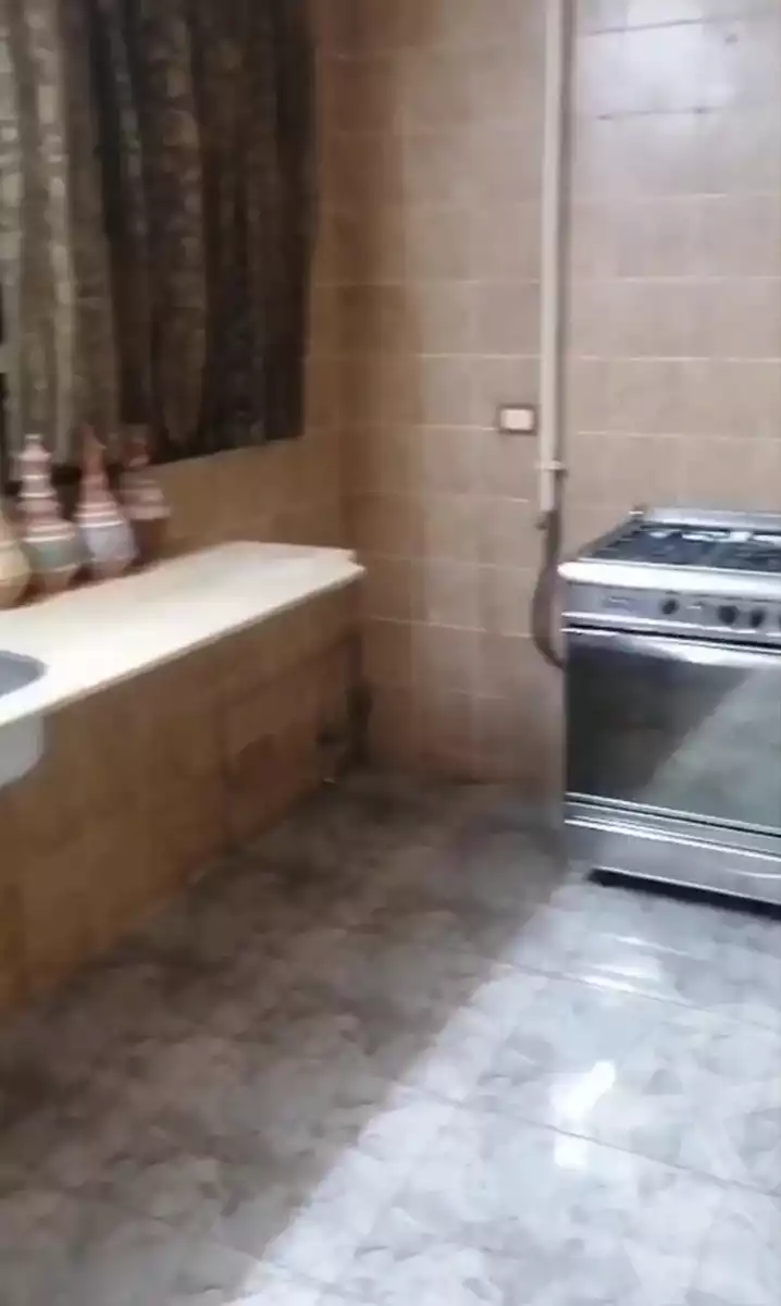 https://aqarmap.com.eg/ar/listing/6101210-for-sale-cairo-mokattam-lhdb-l-ly-shr-krym-bnwn