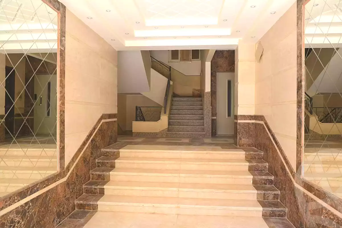 https://aqarmap.com.eg/ar/listing/6107311-for-sale-cairo-el-sheikh-zayed-city-lshykh-zyd-ljdyd-ridge-compound-al-oula