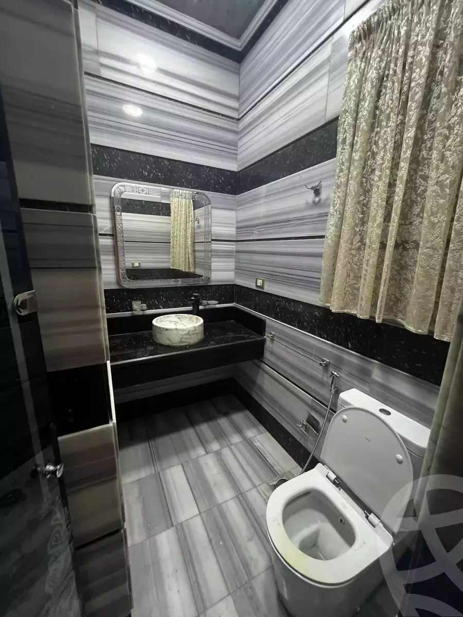 https://aqarmap.com.eg/en/listing/6118883-for-sale-alexandria-sporting-el-geish-road