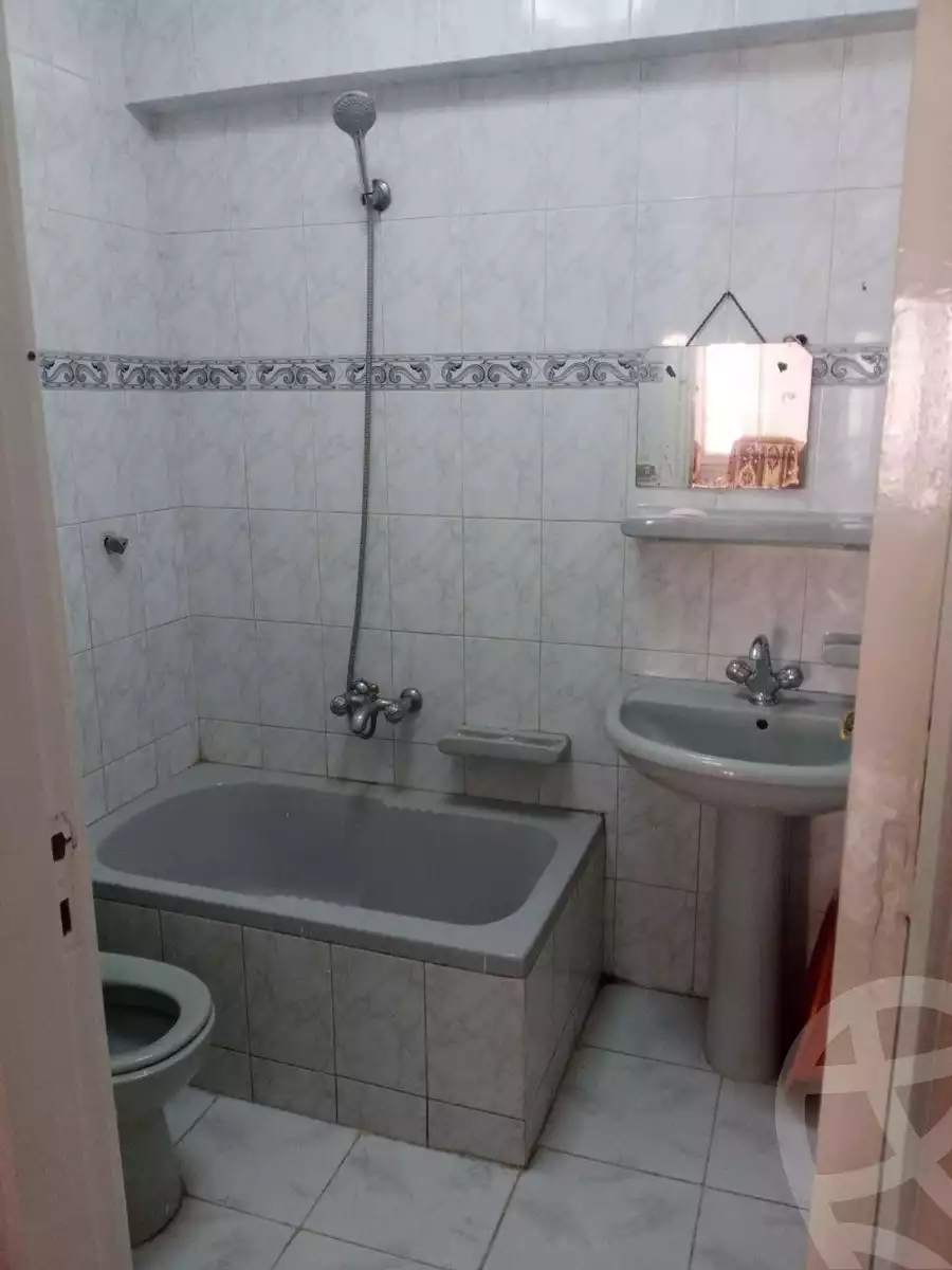 https://aqarmap.com.eg/ar/listing/6122180-for-rent-alexandria-l-jmy-shataa-el-nakheel-no-8-st