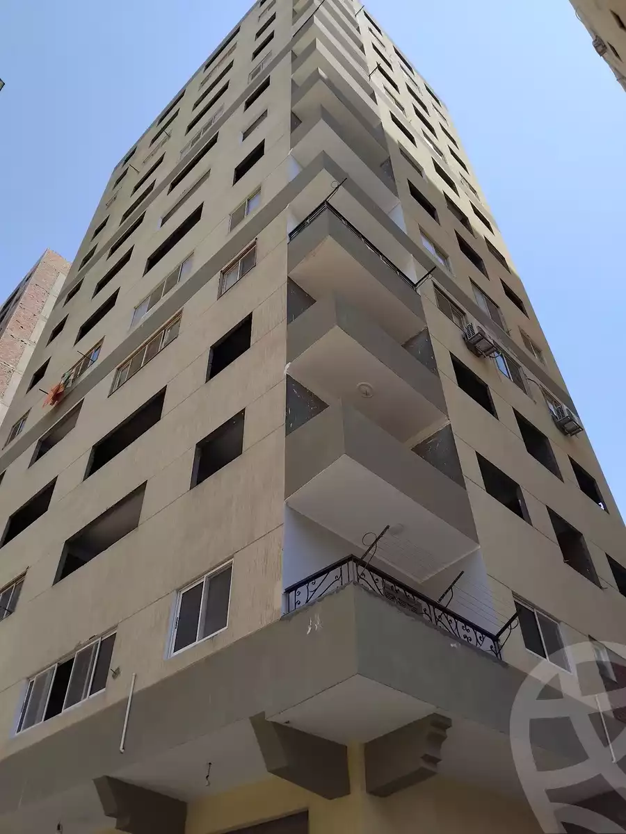 https://aqarmap.com.eg/ar/listing/6124459-for-sale-cairo-helwan-kwrnysh-hlwn