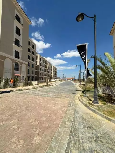 https://aqarmap.com.eg/en/listing/6129948-for-sale-cairo-el-sheikh-zayed-city-compounds-kmbwnd-fyldj-wyst-dr-llttwyr
