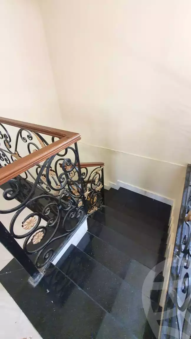 https://aqarmap.com.eg/en/listing/6130588-for-sale-cairo-6th-of-october-el-ahyaa-neighborhood-1st-al-maahad
