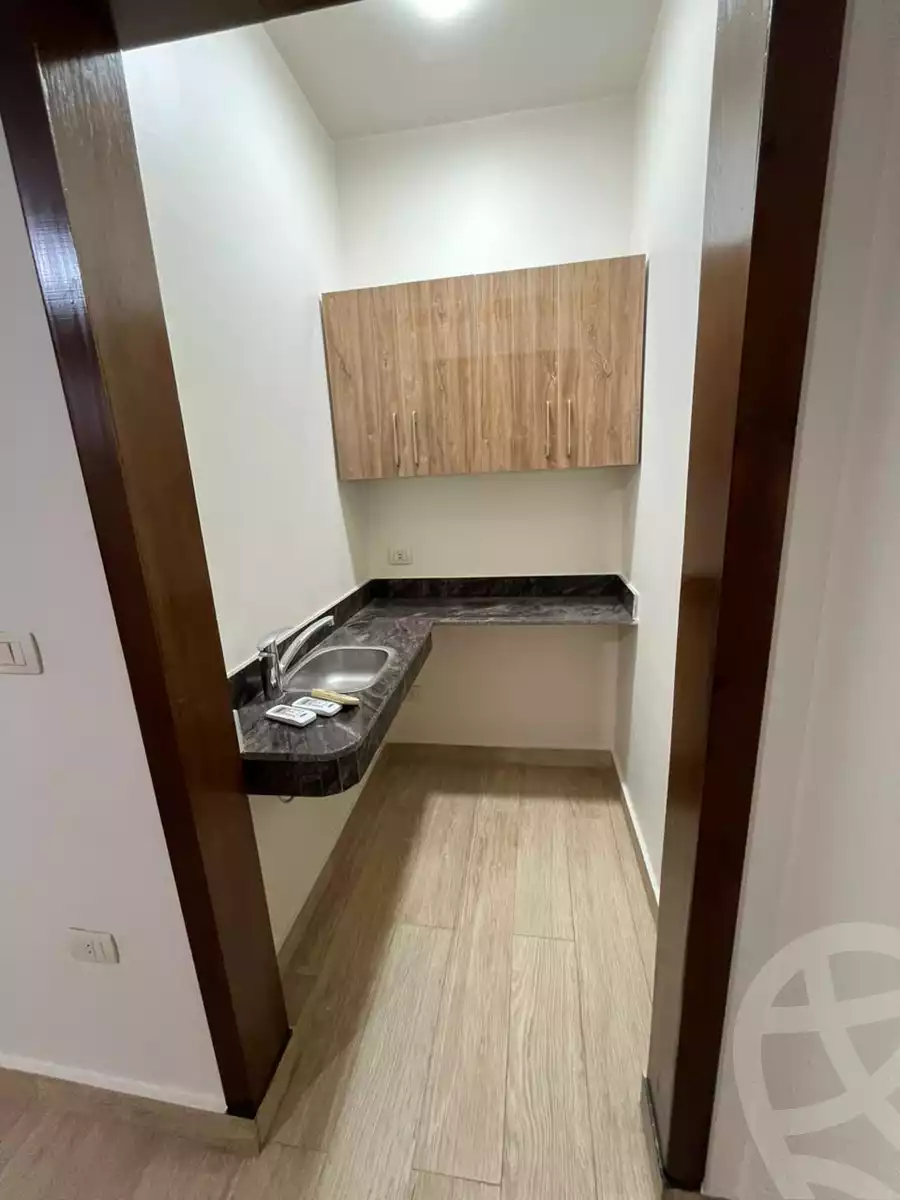 https://aqarmap.com.eg/en/listing/6132931-for-rent-cairo-el-sheikh-zayed-city-compounds-kmbwnd-wyst-twn-swdyk
