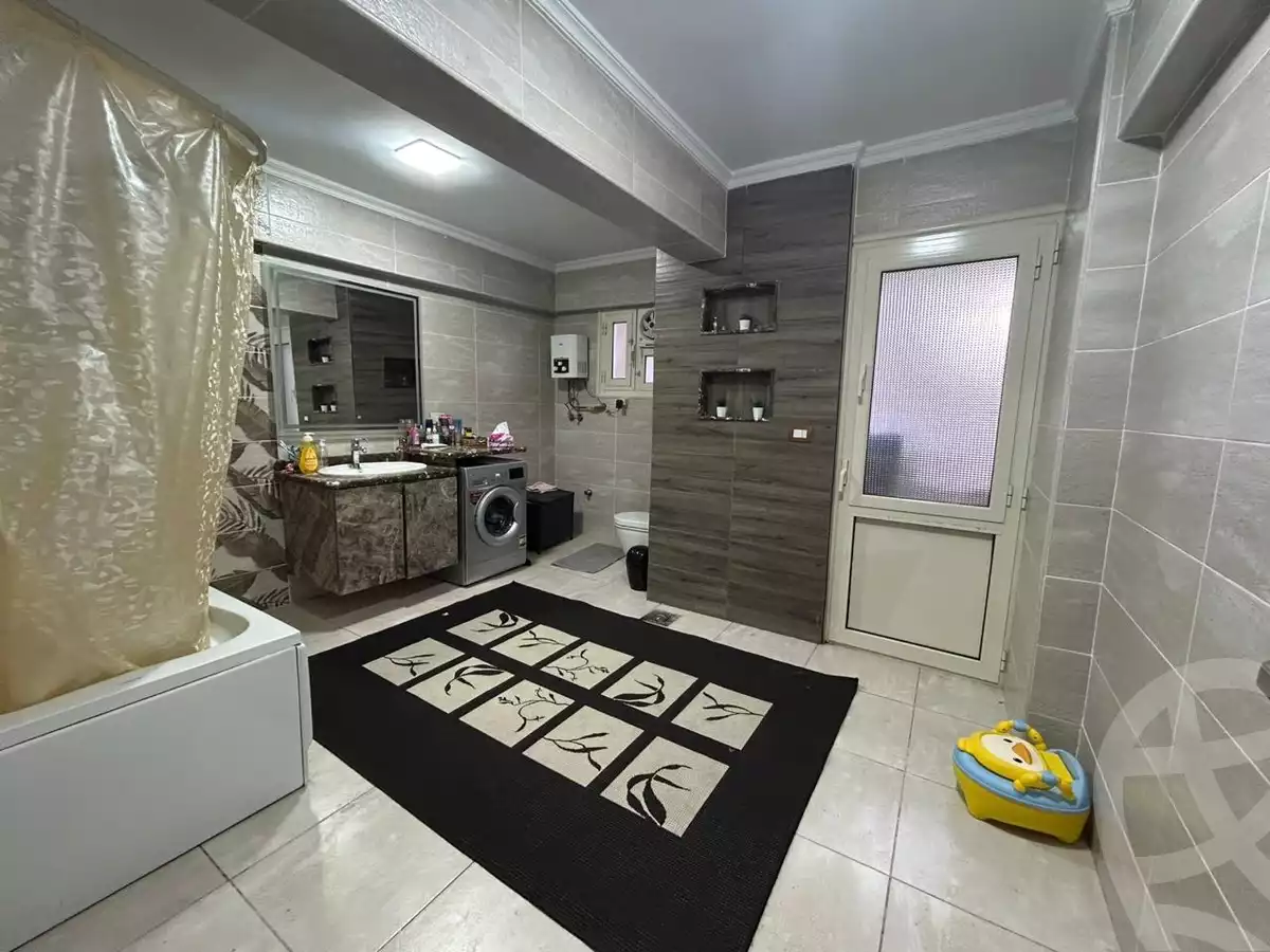 https://aqarmap.com.eg/ar/listing/6134641-for-sale-alexandria-moharram-bey-kanal-al-mahmoudeya-al-bahri-st