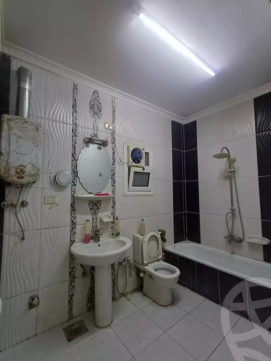 https://aqarmap.com.eg/ar/listing/6137434-for-sale-qalyubia-shubra-el-khaima-el-shareaa-el-gadid-st