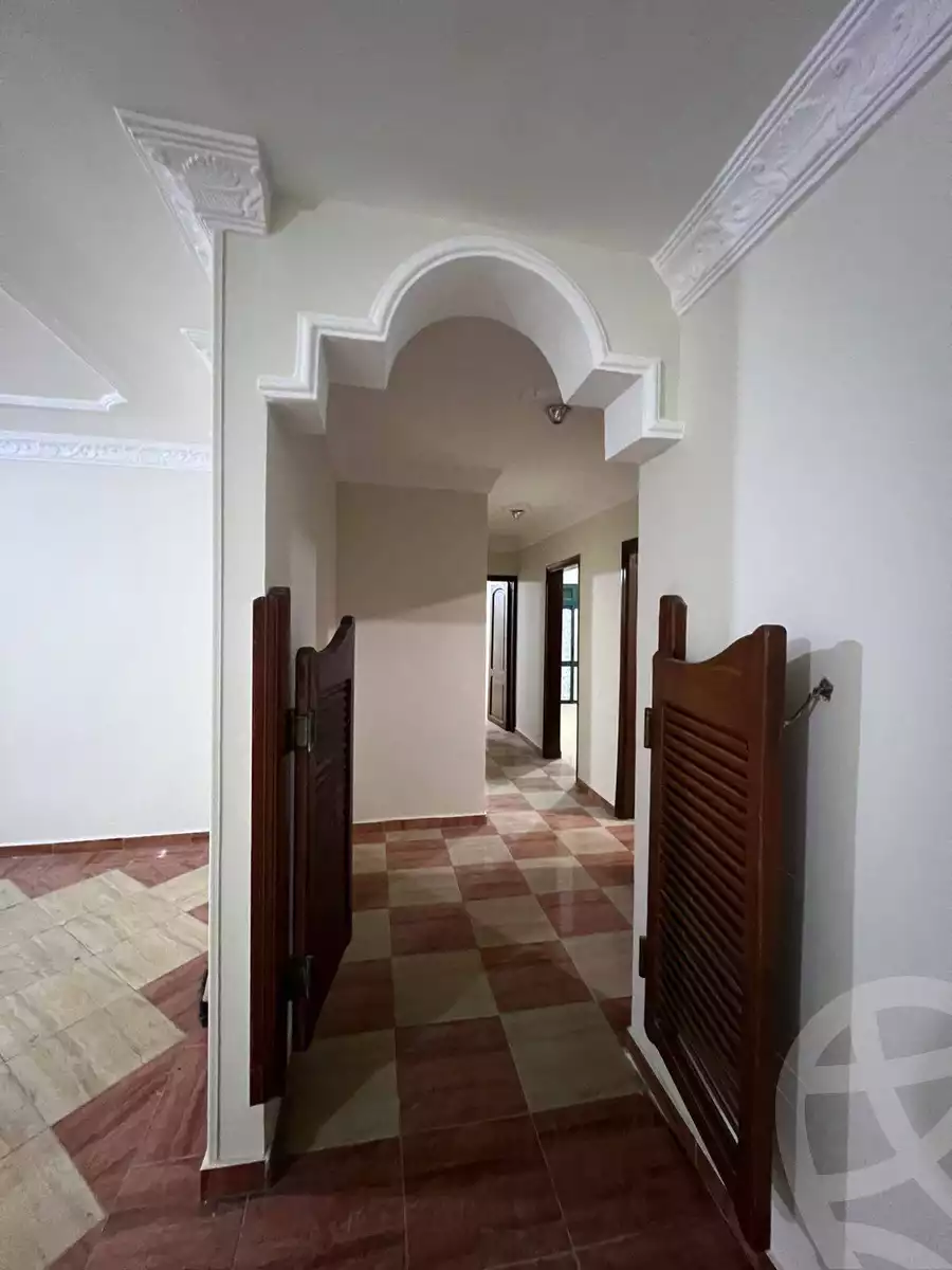 https://aqarmap.com.eg/ar/listing/6142830-for-sale-cairo-helwan-helwan-el-sharkeya-mostafa-safwat-st