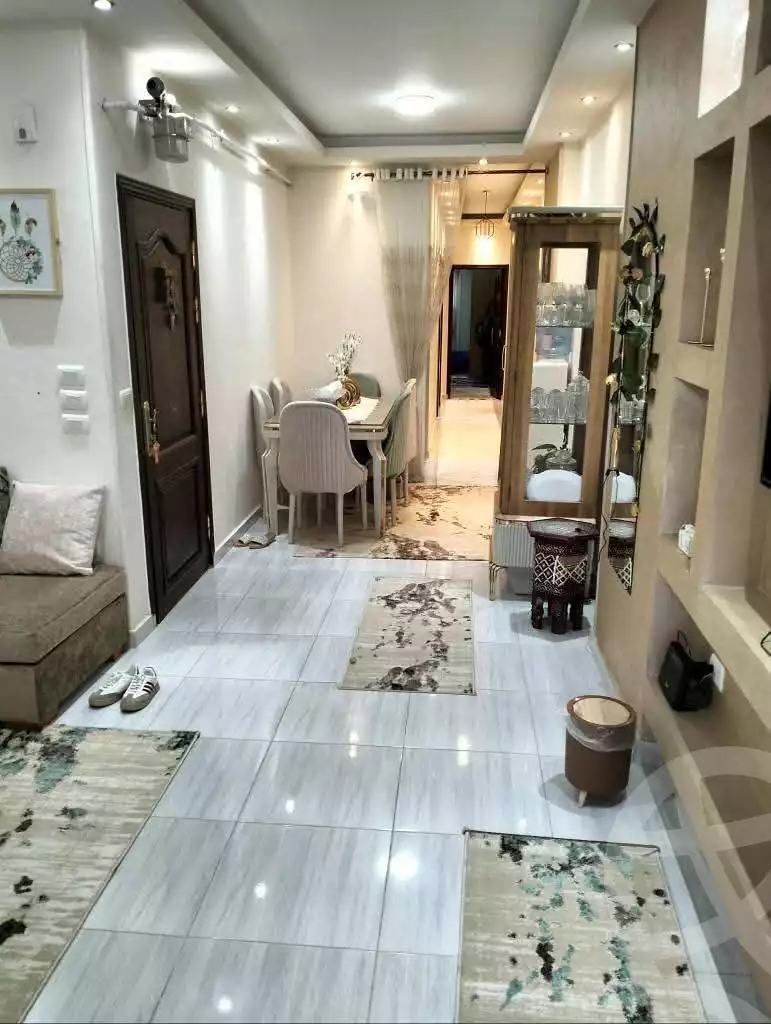 https://aqarmap.com.eg/en/listing/6143463-for-sale-cairo-helwan-hadayek-helwan-nile-corniche-st