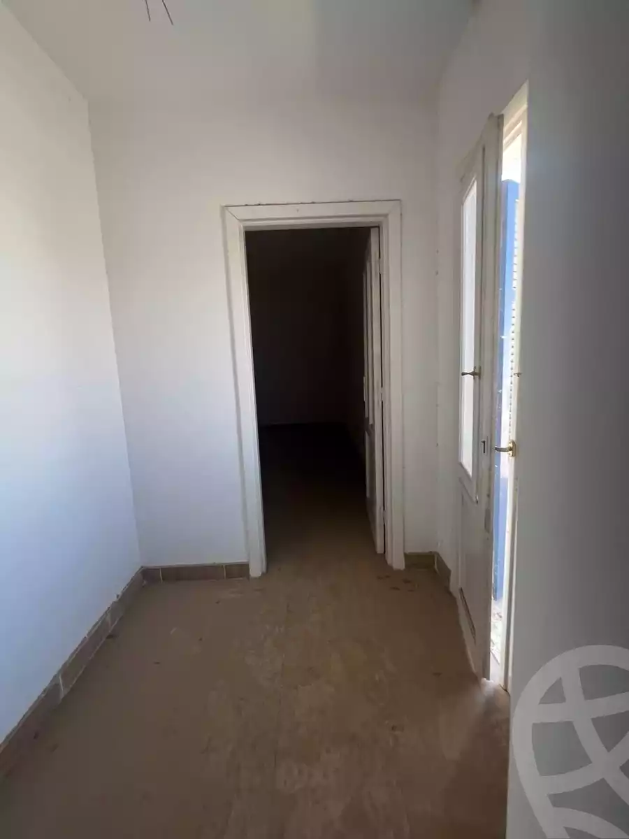 https://aqarmap.com.eg/ar/listing/6143557-for-sale-cairo-el-sheikh-zayed-city-alex-cairo-desert-road-mdyn-sfnks-ljdyd-sandorini