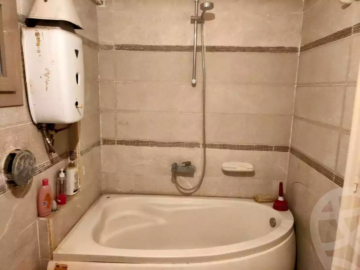 https://aqarmap.com.eg/en/listing/6146328-for-sale-cairo-el-haram-shareaa-khatem-el-morsalen