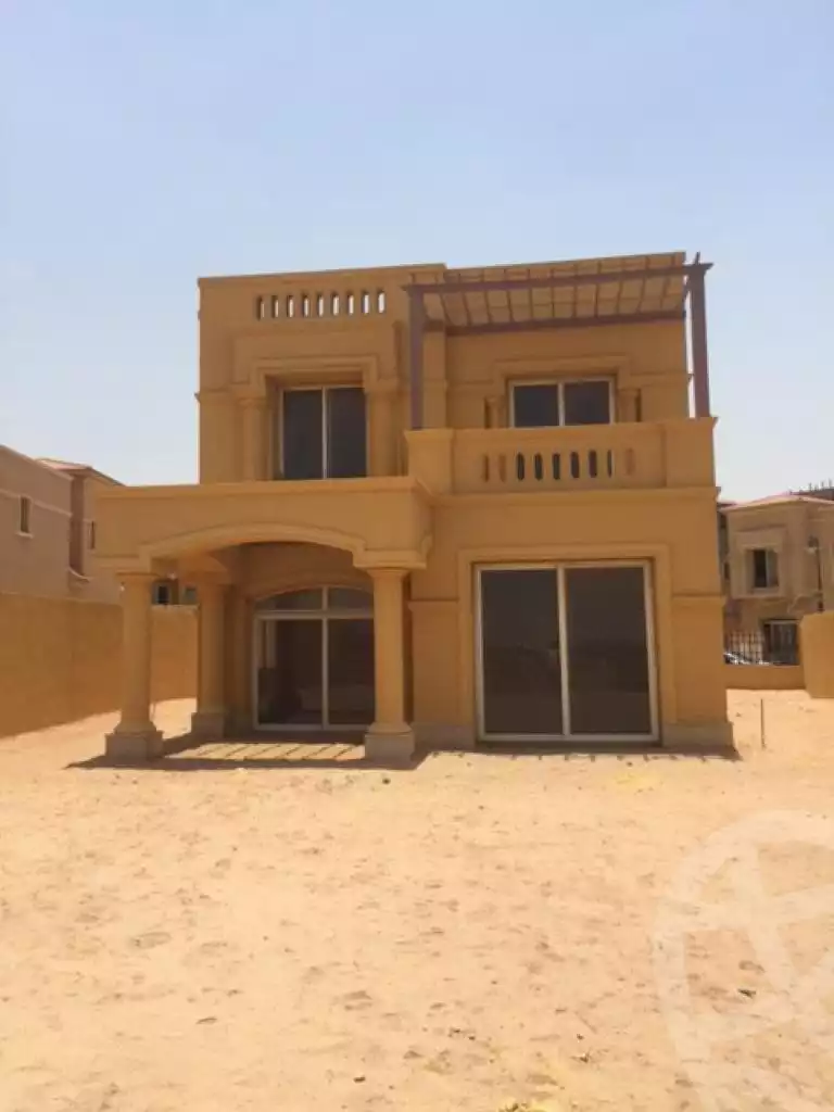 https://aqarmap.com.eg/en/listing/6147751-for-sale-cairo-el-sheikh-zayed-city-compounds-royal-meadows