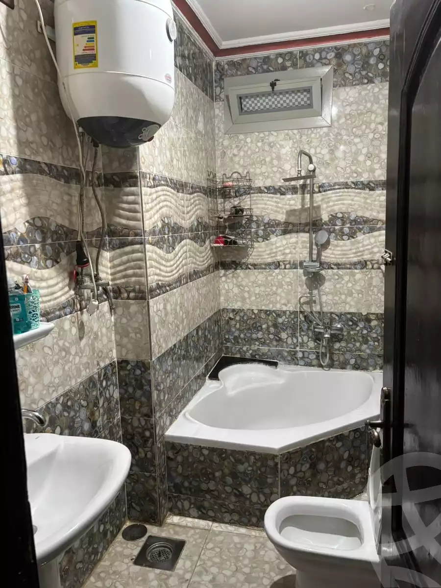 https://aqarmap.com.eg/en/listing/6148527-for-sale-cairo-faisal-el-maryotyah-dr-lashin-st