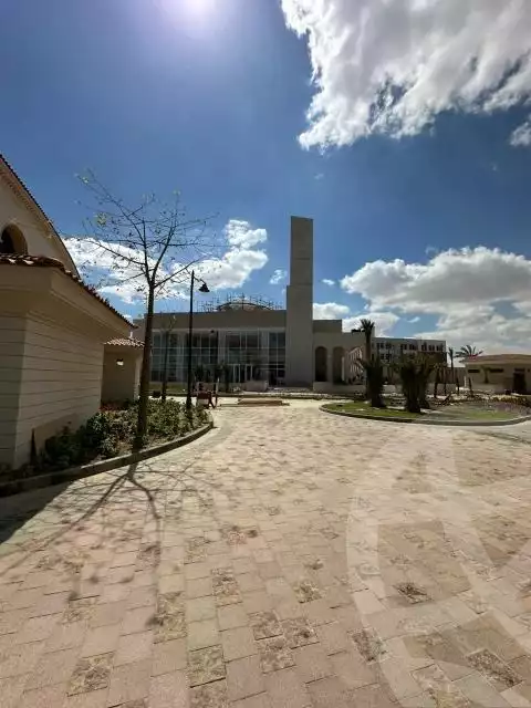 https://aqarmap.com.eg/en/listing/6152895-for-sale-cairo-el-sheikh-zayed-city-compounds-kmbwnd-fyldj-wyst-dr-llttwyr