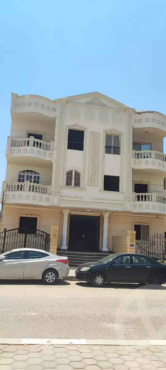 https://aqarmap.com.eg/en/listing/6153894-for-sale-cairo-el-shorouk-lhy-lthlth-shrq-neighbourhood-3