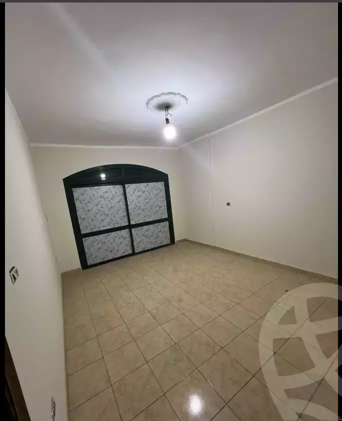https://aqarmap.com.eg/ar/listing/6159726-for-sale-cairo-helwan-helwan-el-sharkeya-mostafa-safwat-st