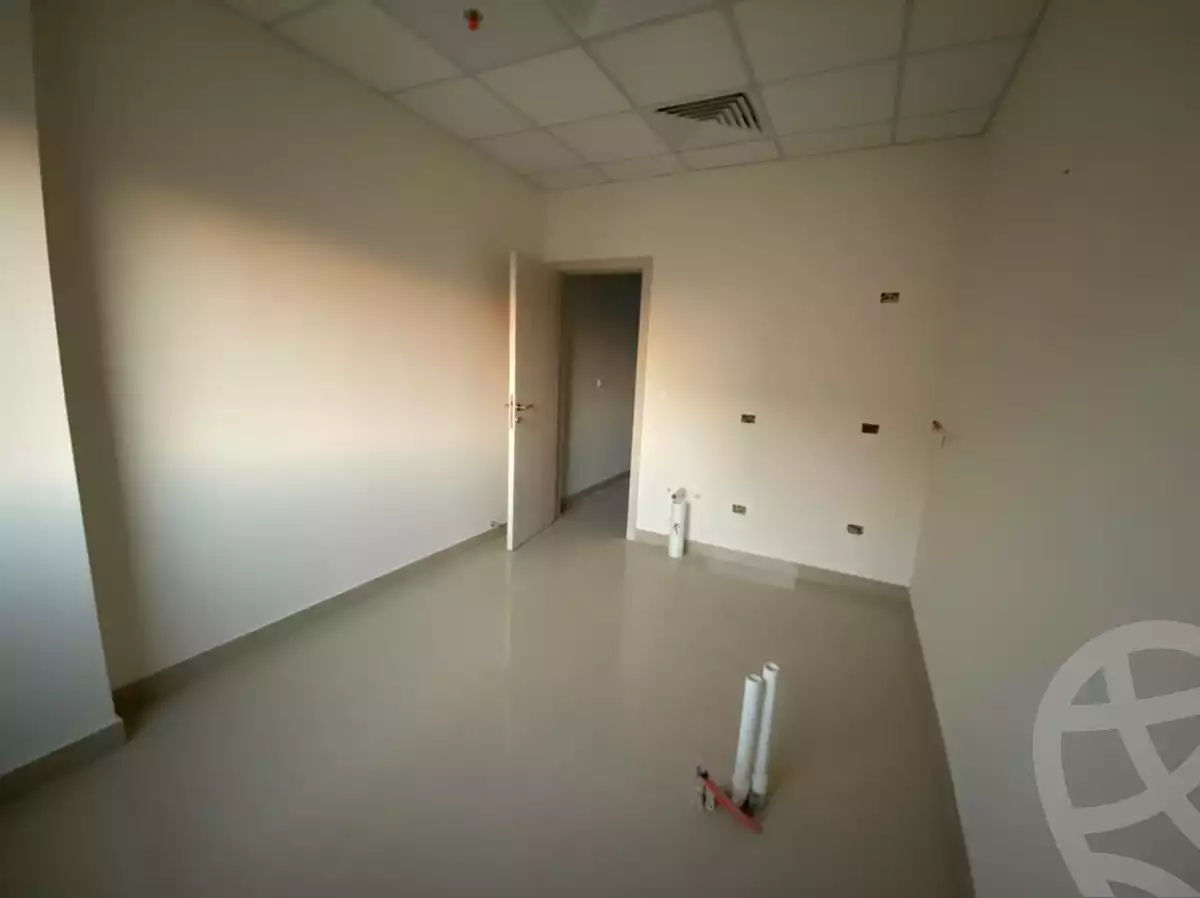 https://aqarmap.com.eg/ar/listing/6159949-for-rent-cairo-new-cairo-compounds-united-medical-center-–-umc