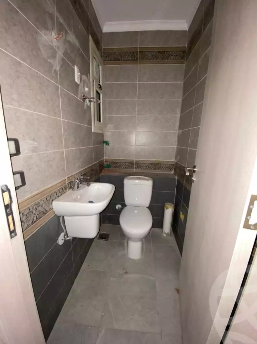 https://aqarmap.com.eg/ar/listing/6159949-for-rent-cairo-new-cairo-compounds-united-medical-center-–-umc