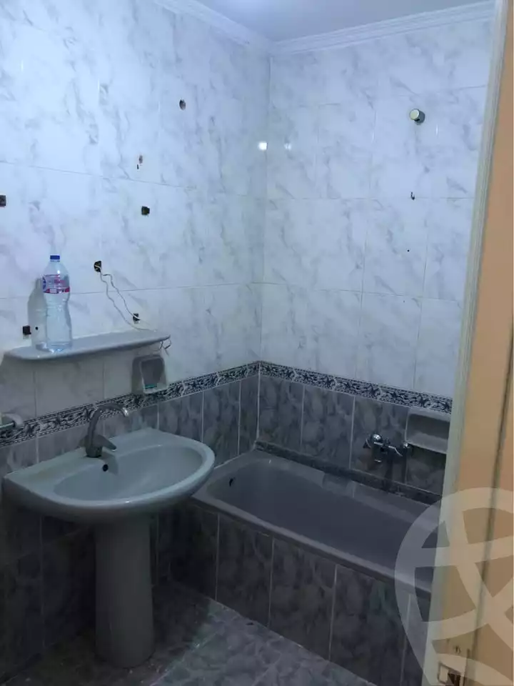 https://aqarmap.com.eg/en/listing/6163019-for-sale-alexandria-ganaklis