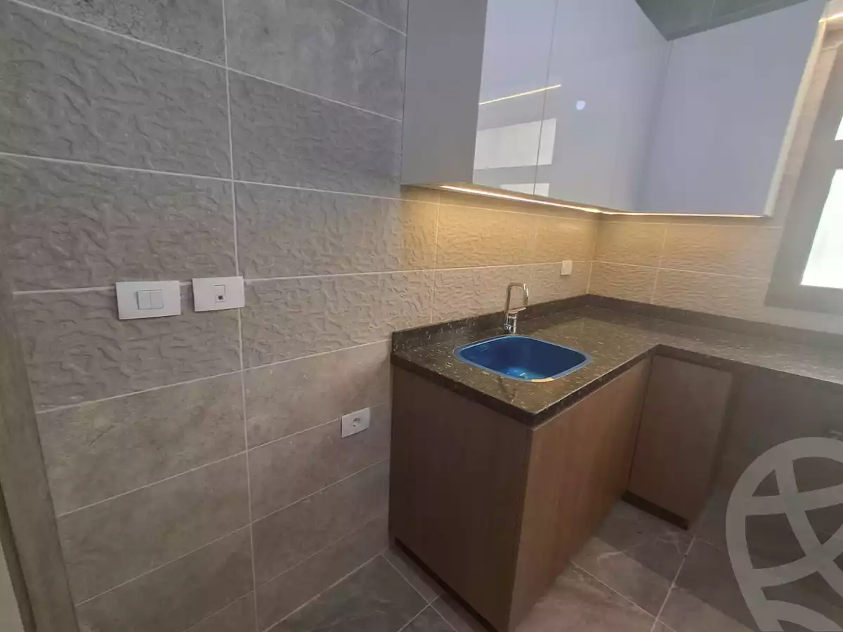 https://aqarmap.com.eg/en/listing/6177517-for-rent-cairo-new-cairo-compounds-fifth-square