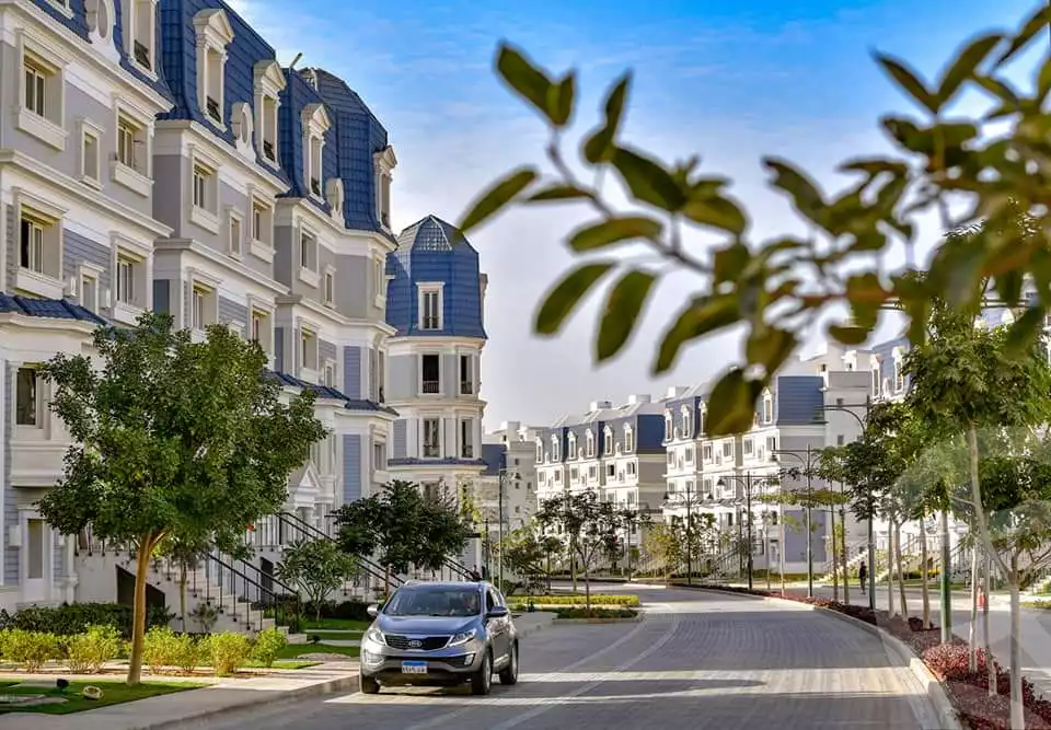 https://aqarmap.com.eg/ar/listing/6178066-for-sale-cairo-new-cairo-compounds-mountain-view-hyde-park