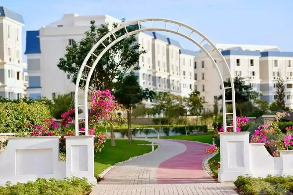 https://aqarmap.com.eg/en/listing/6178146-for-sale-cairo-new-cairo-compounds-mountain-view-hyde-park