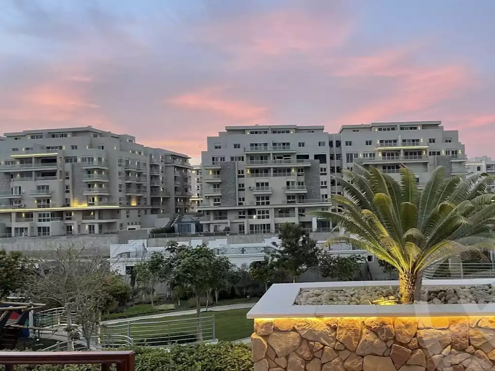 https://aqarmap.com.eg/ar/listing/6178261-for-sale-cairo-new-cairo-compounds-mwntn-fyw-y-syty-club-park-mountain-view-icity