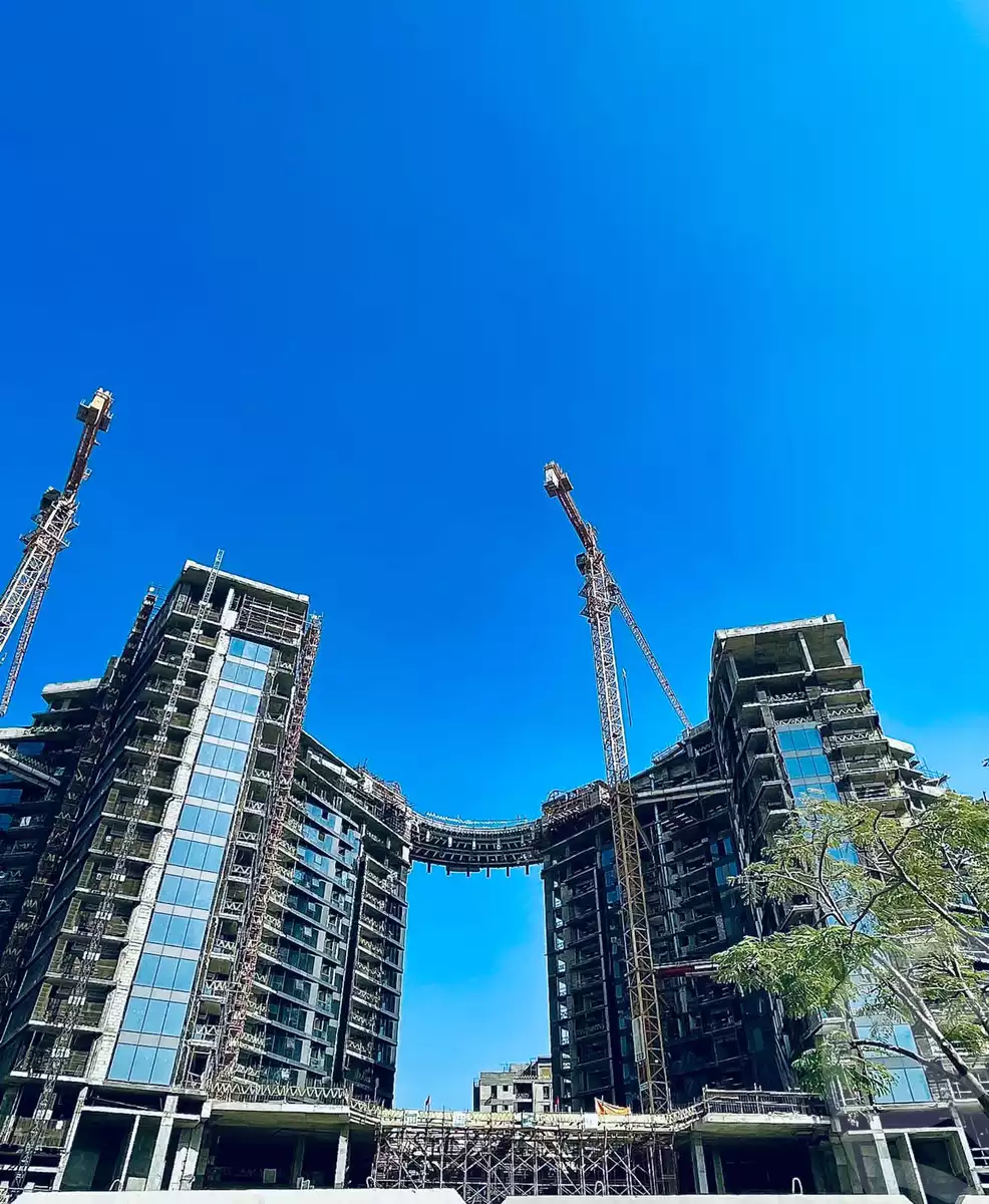 https://aqarmap.com.eg/ar/listing/6178402-for-sale-cairo-el-sheikh-zayed-city-compounds-zyd-wr-llttwyr