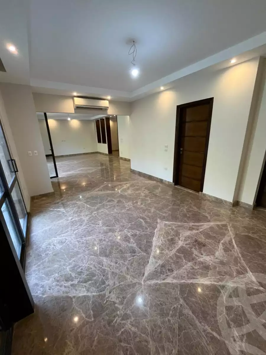 https://aqarmap.com.eg/ar/listing/6180345-for-rent-cairo-el-sheikh-zayed-city-compounds-kmbwnd-wyst-twn-swdyk