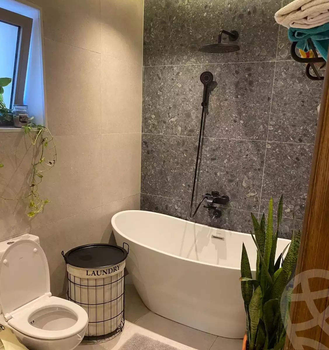 https://aqarmap.com.eg/en/listing/6191315-for-sale-cairo-new-cairo-compounds-moon-valley