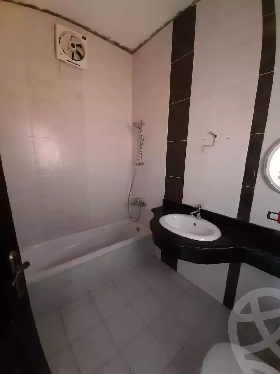https://aqarmap.com.eg/ar/listing/6192858-for-rent-cairo-new-cairo-el-ahyaa-second-neighborhood-street-26